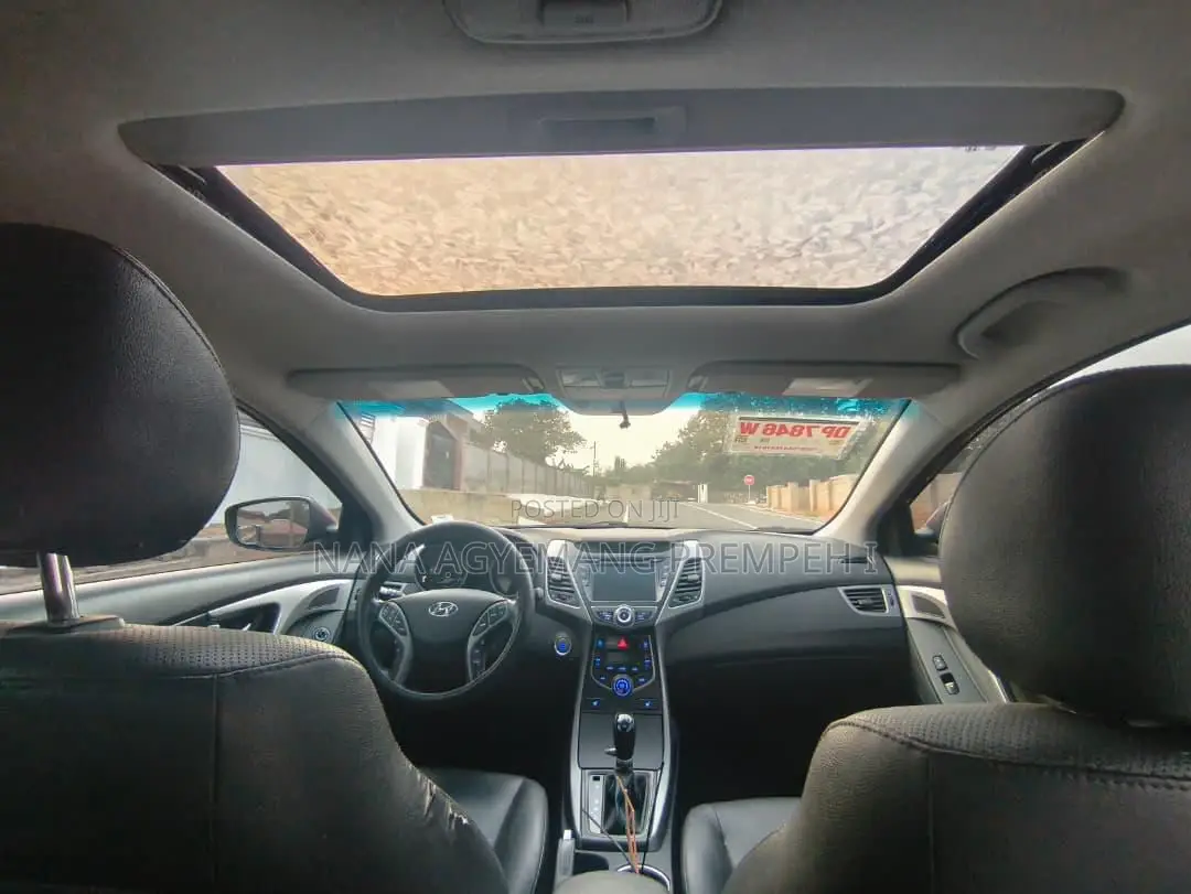 Hyundai Elantra SE Sedan FWD (1.8L 4cyl 6A) 2016 Red