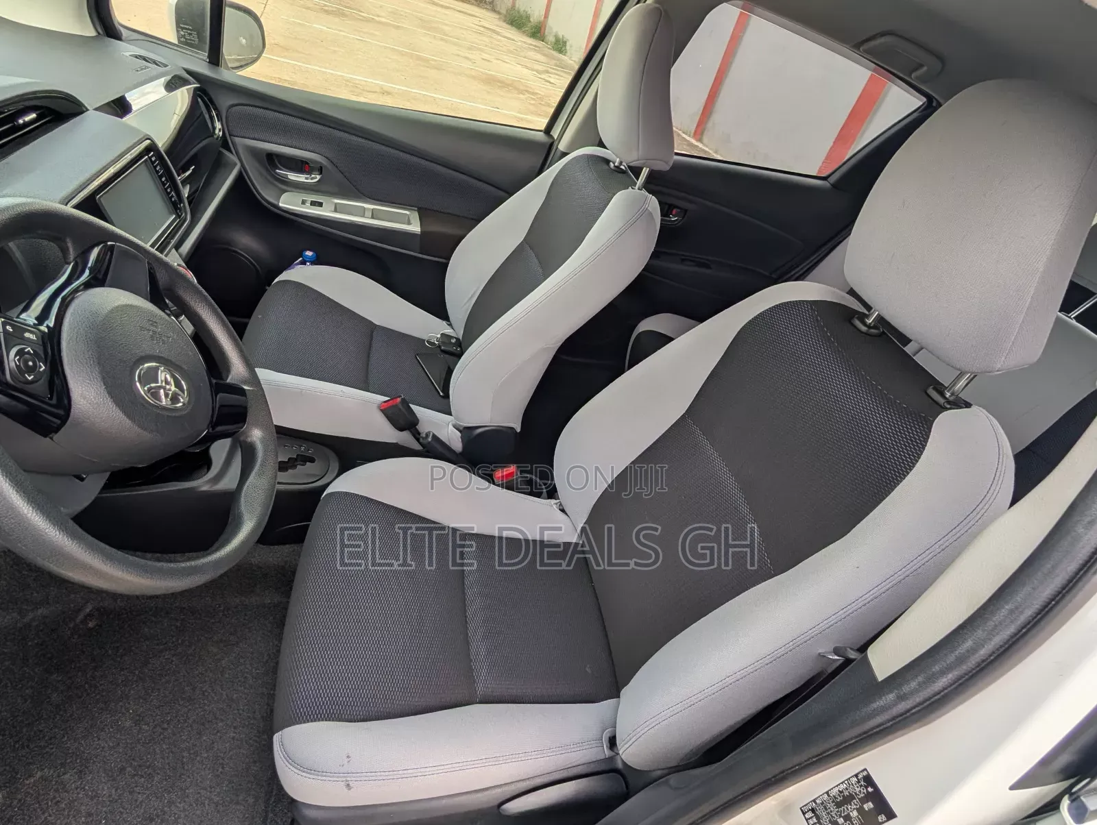 Toyota Vitz 1.3 FWD 5dr 2015 White