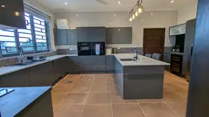 Four Bedroom House for Short Stays