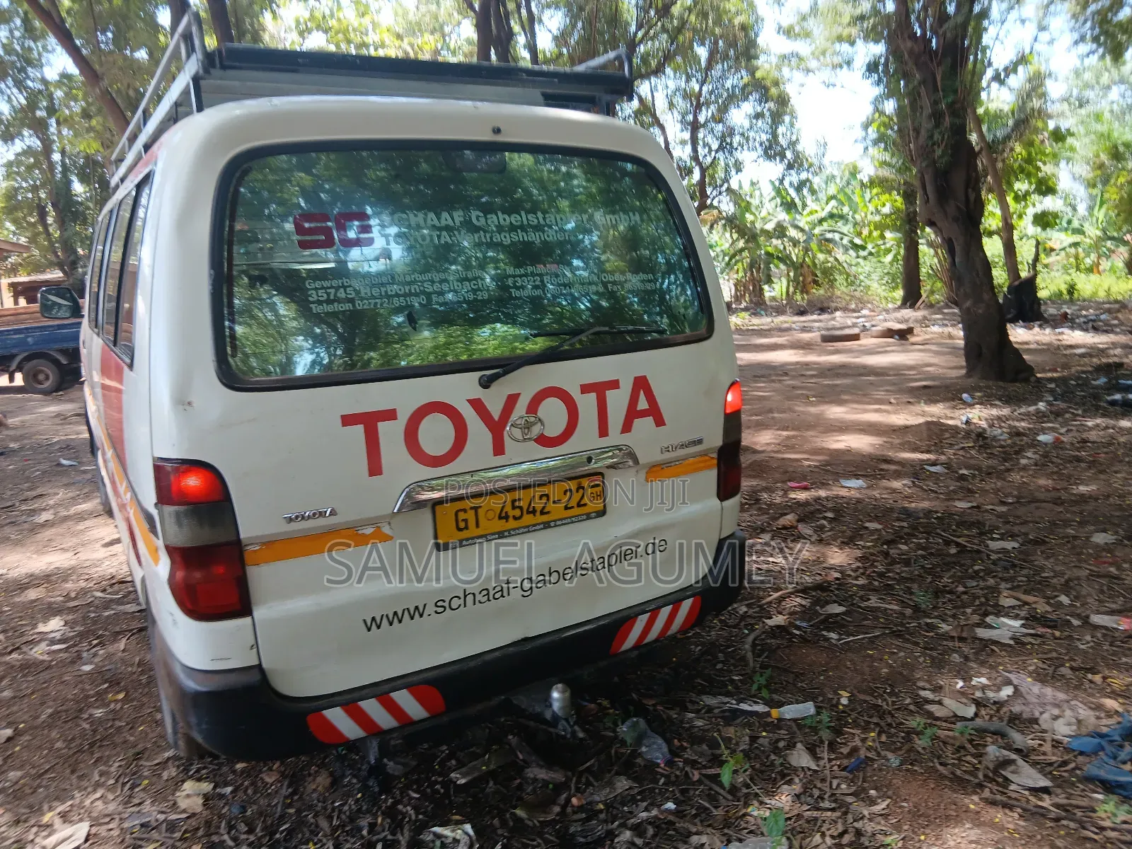 Toyota HiAce 2001 White