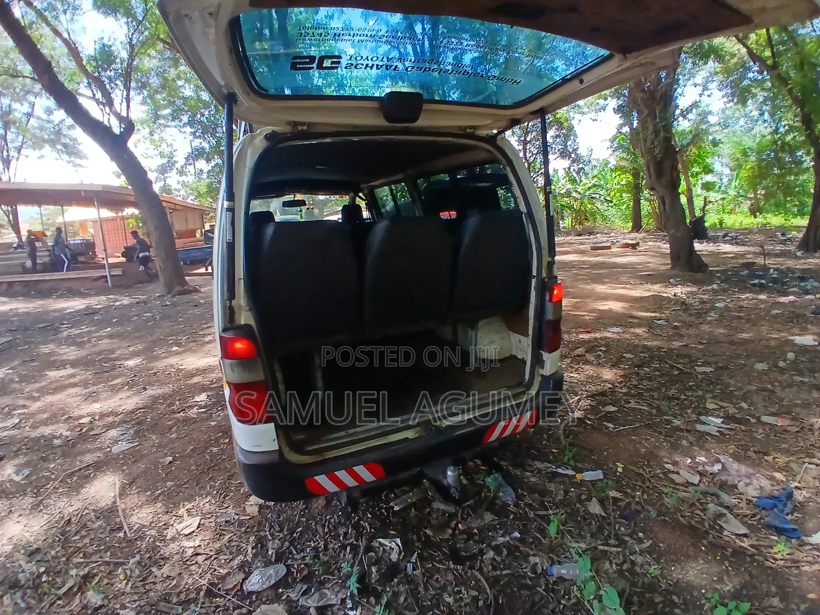 Toyota HiAce 2001 White