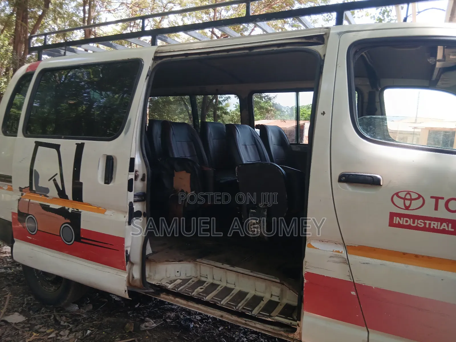 Toyota HiAce 2001 White