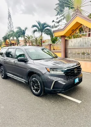 Honda Pilot EX-L 8 Passenger AWD 2023 Silver