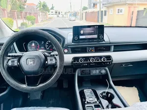Honda Pilot EX-L 8 Passenger AWD 2023 Silver