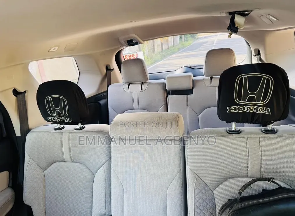 Honda Pilot EX-L 8 Passenger AWD 2023 Silver