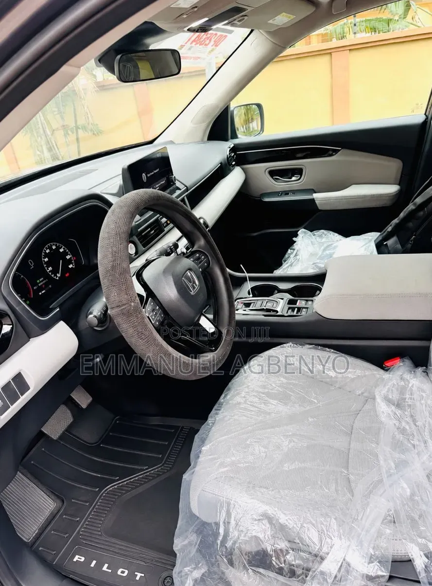 Honda Pilot EX-L 8 Passenger AWD 2023 Silver