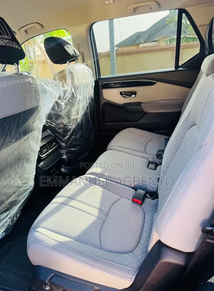 Honda Pilot EX-L 8 Passenger AWD 2023 Silver