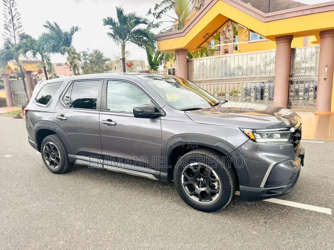 Honda Pilot EX-L 8 Passenger AWD 2023 Silver