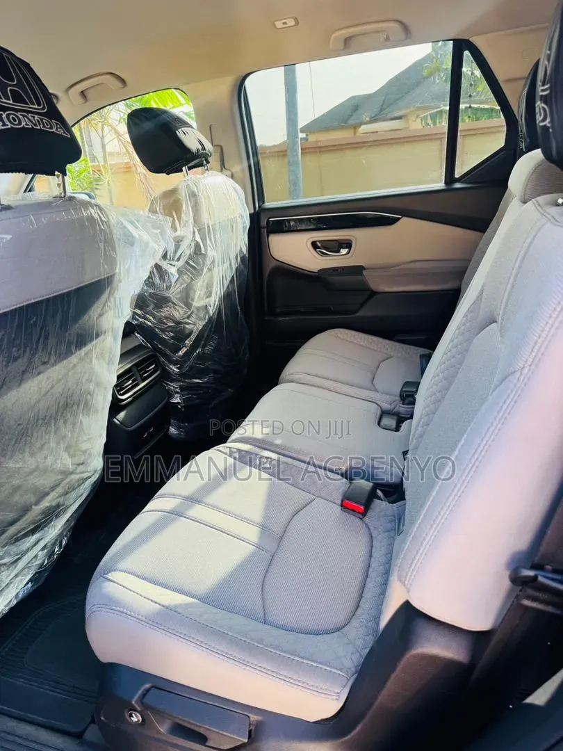 Honda Pilot EX-L 8 Passenger AWD 2023 Silver
