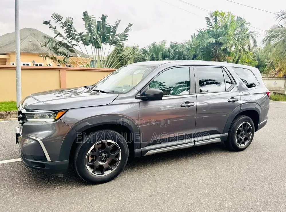 Honda Pilot EX-L 8 Passenger AWD 2023 Silver