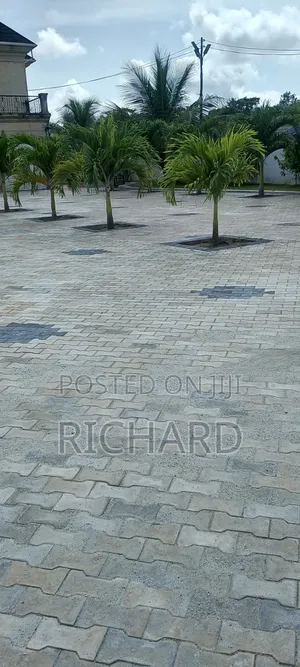 Quality Pavement Blocks,Curbs, Covert, Slabs Etc.