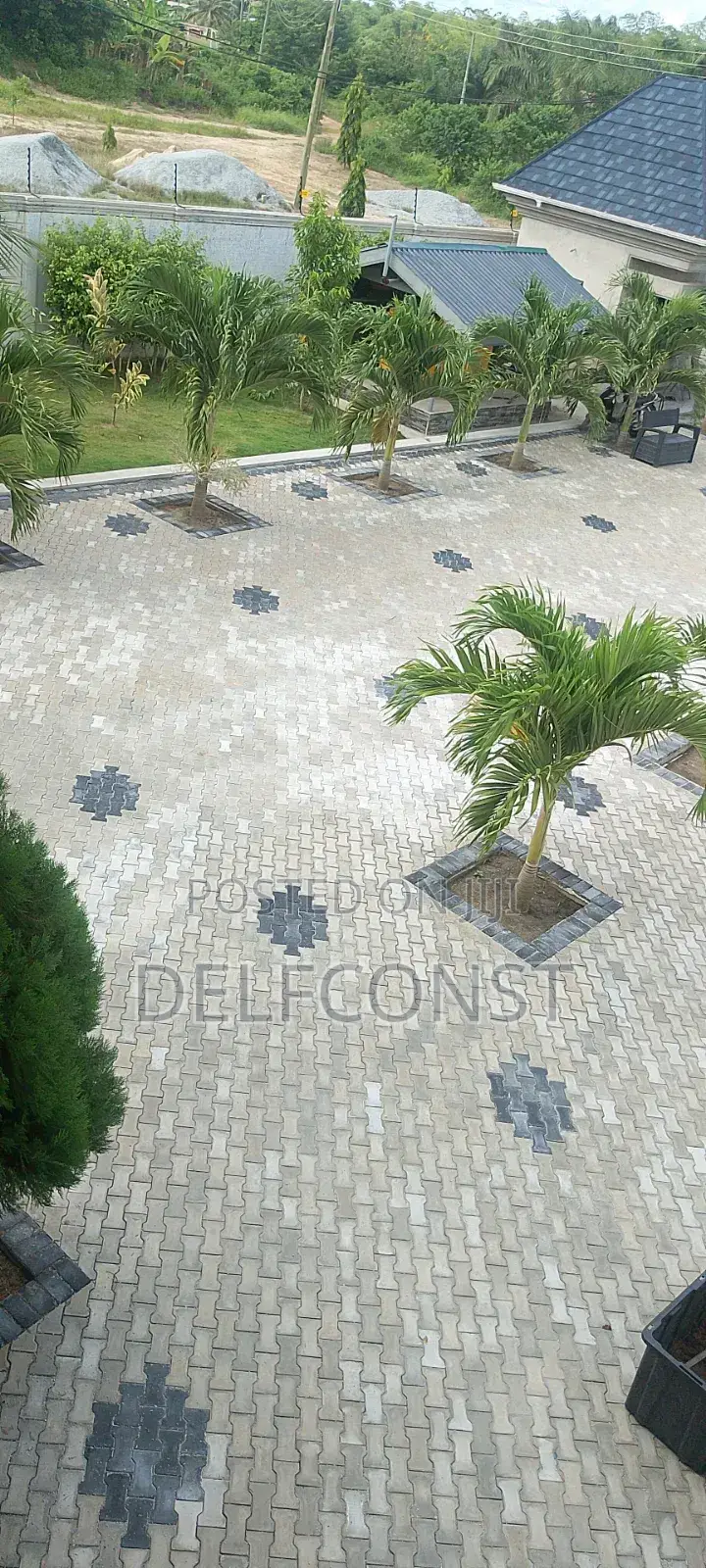 Quality Pavement Blocks,Curbs, Covert, Slabs Etc.