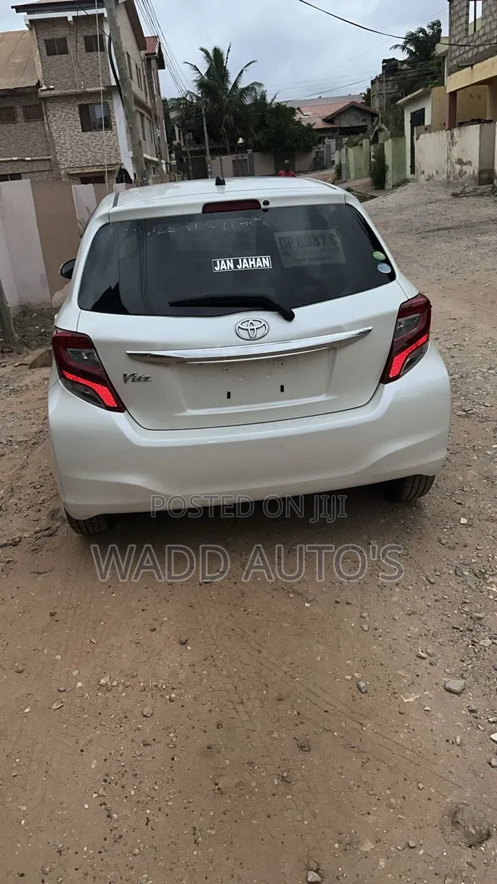 Toyota Vitz 2013 White