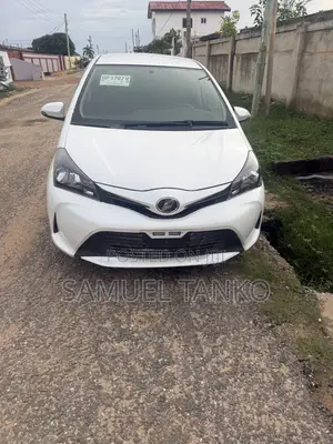 Toyota Vitz 2014 White