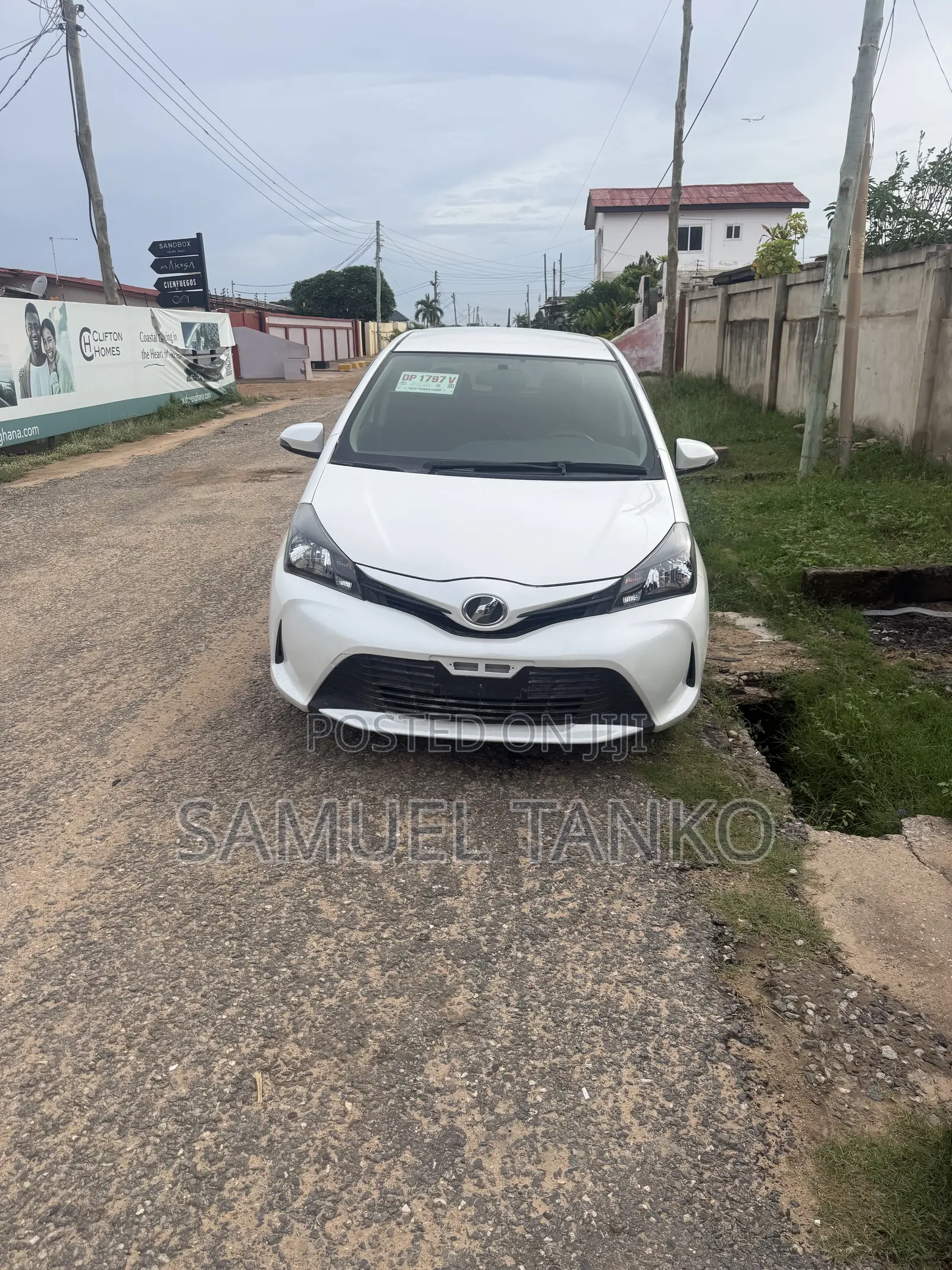 Toyota Vitz 2014 White