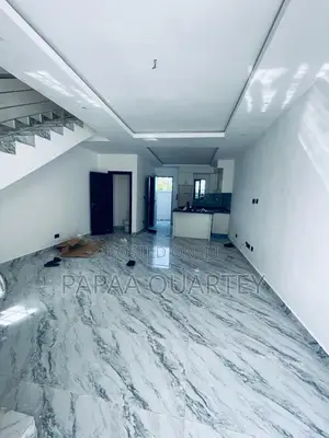 9bdrm House in Ashaley Botwe for sale