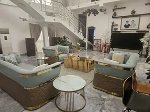 7 Bedroom Mansion Furnished for Sale at Roman Ridge