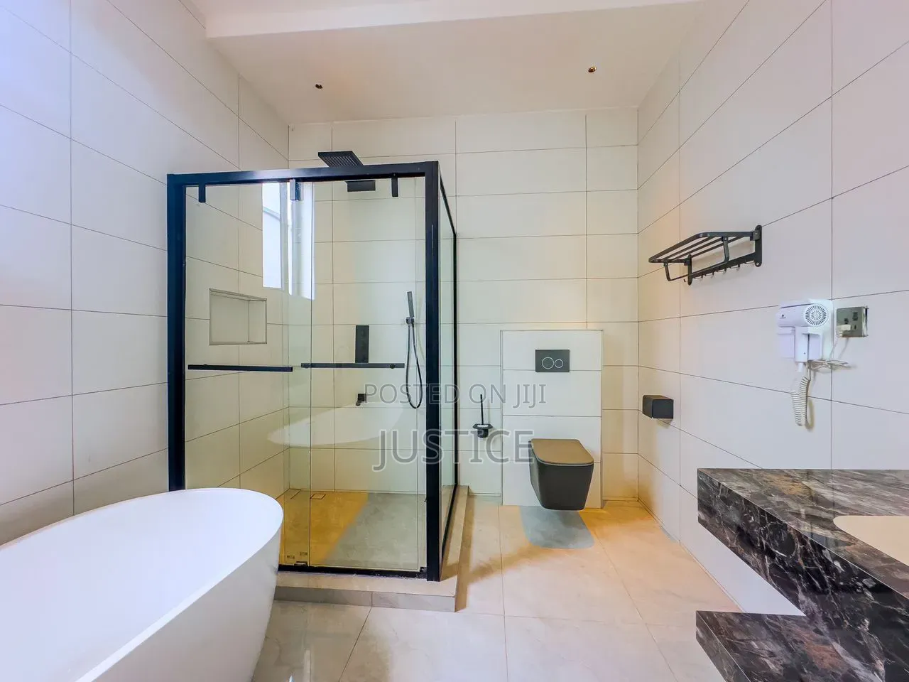 4bdrm House in East Airport for sale