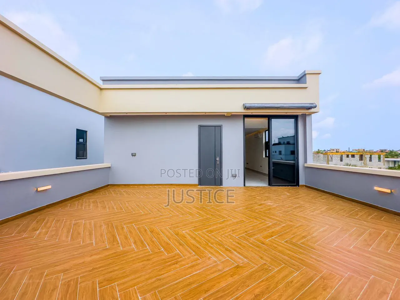 4bdrm House in East Airport for sale