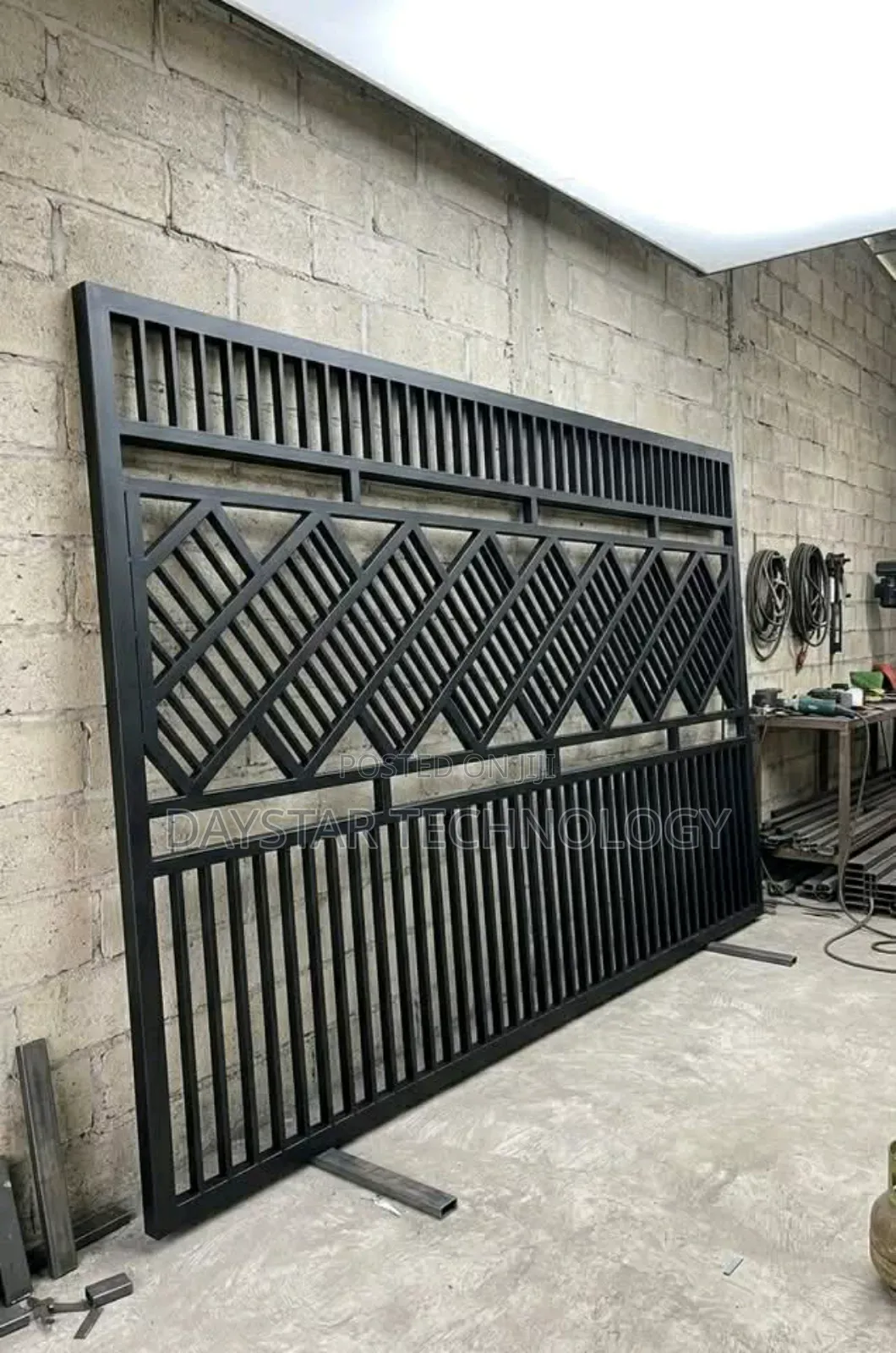 Handcrafted Gates Designed for Strength Style