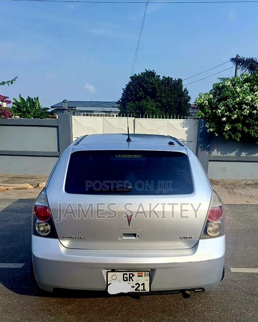 Pontiac Vibe 2010 Gray