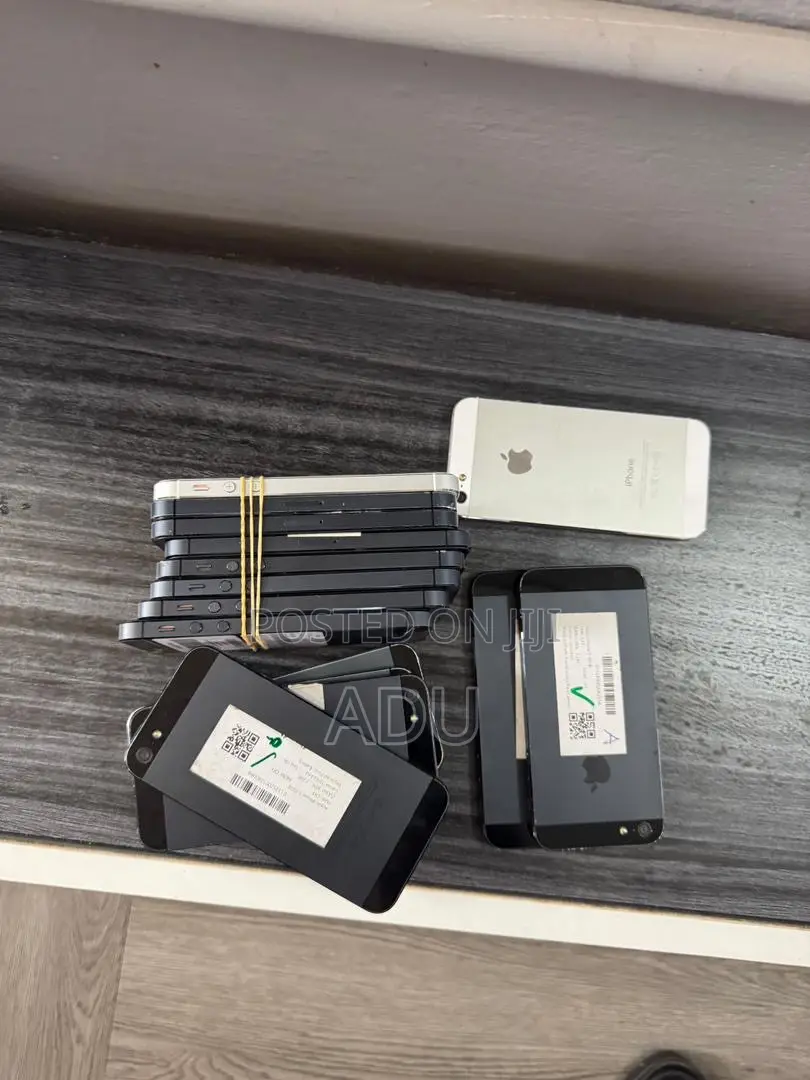 Apple iPhone 5s 16 GB Black