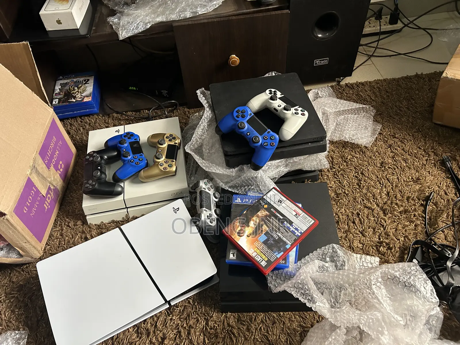 Playstation 4, Slim and Standard Available