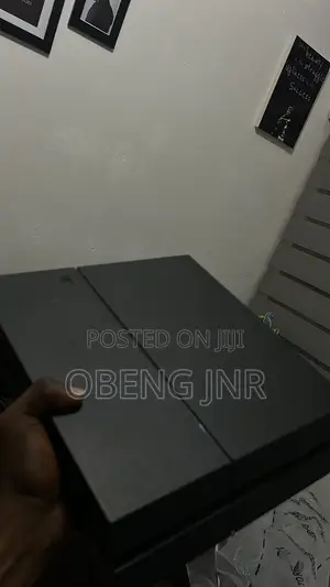 Playstation 4, Slim and Standard Available