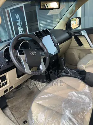 Toyota Land Cruiser Prado 2017 White