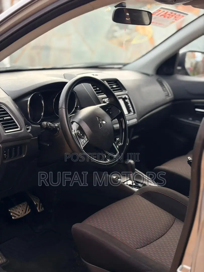 Mitsubishi Outlander Sport LE 2.0 2018 Gray