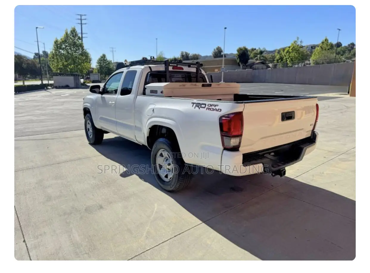 Toyota Tacoma 2023 White
