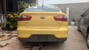 Kia Rio 2016 Yellow
