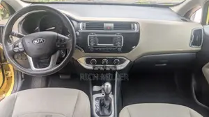 Kia Rio 2016 Yellow