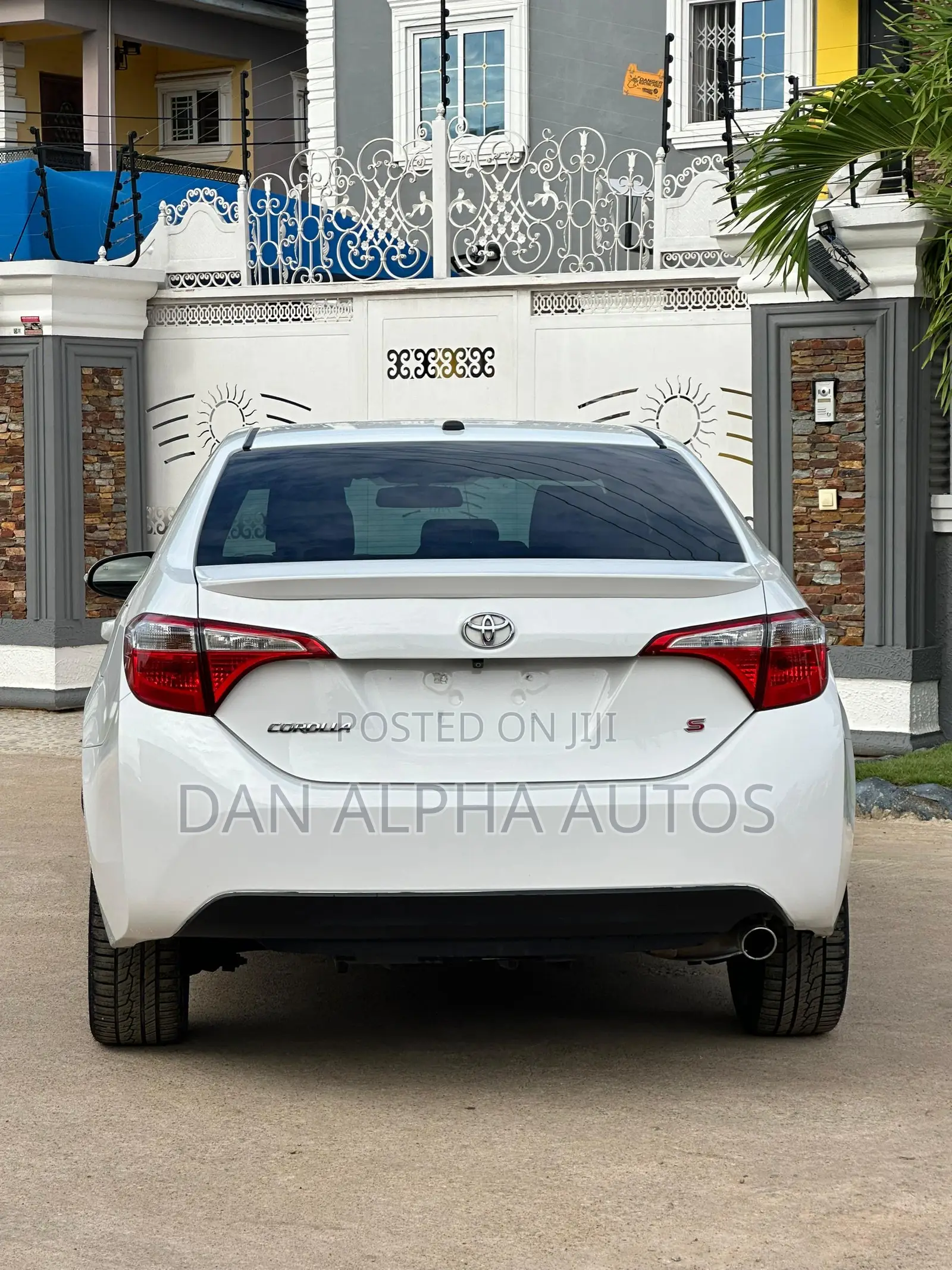 Toyota Corolla S 4dr Sedan (1.8L 4cyl CVT) 2016 White