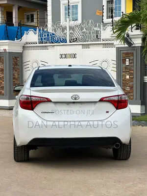 Toyota Corolla S 4dr Sedan (1.8L 4cyl CVT) 2016 White