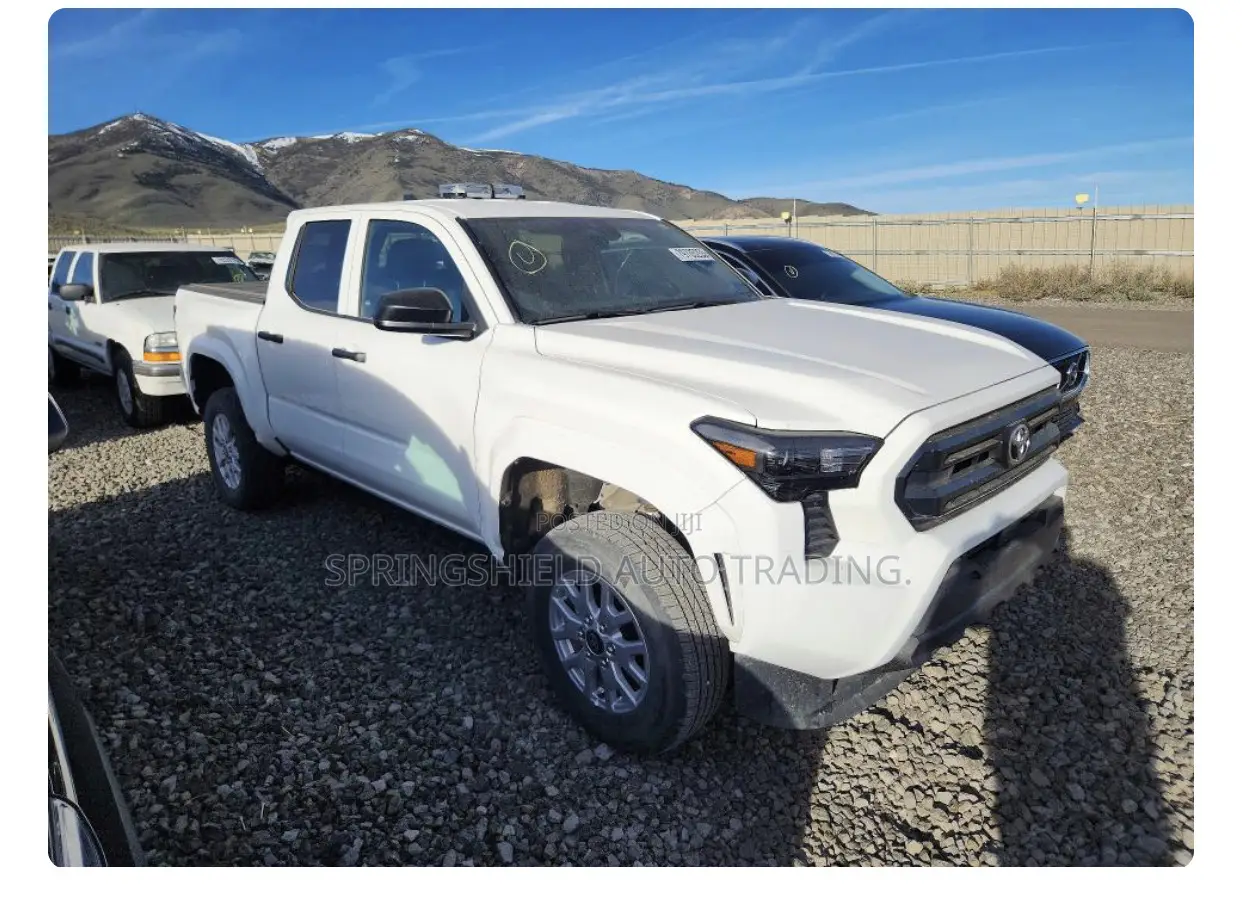 Toyota Tacoma 2025 White