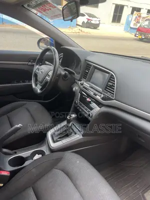 Hyundai Elantra Limited Sedan FWD (2.0L 4cyl 6A) 2017 Blue