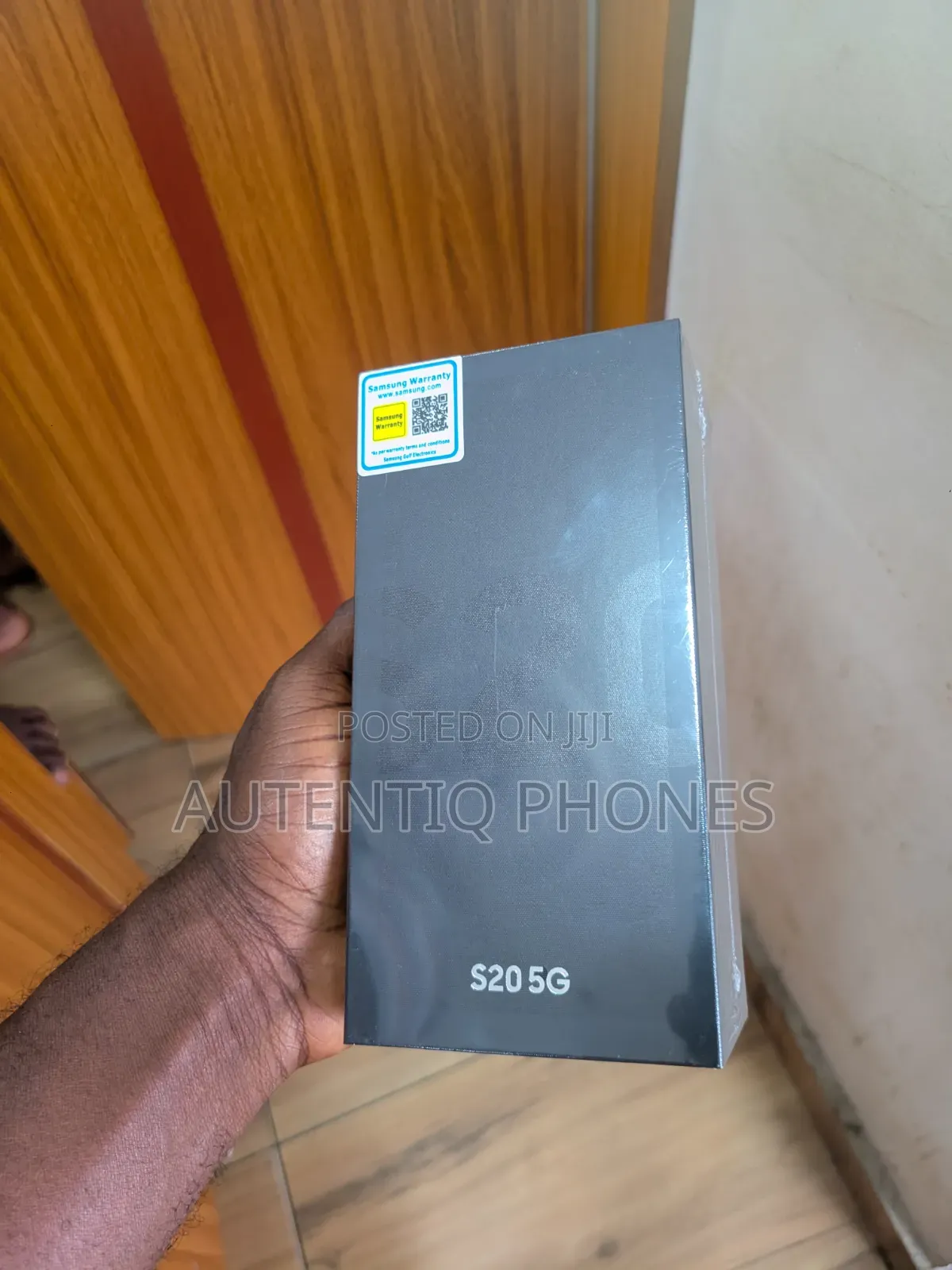 New Samsung Galaxy S20 128 GB Black