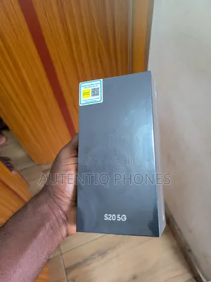 New Samsung Galaxy S20 128 GB Black