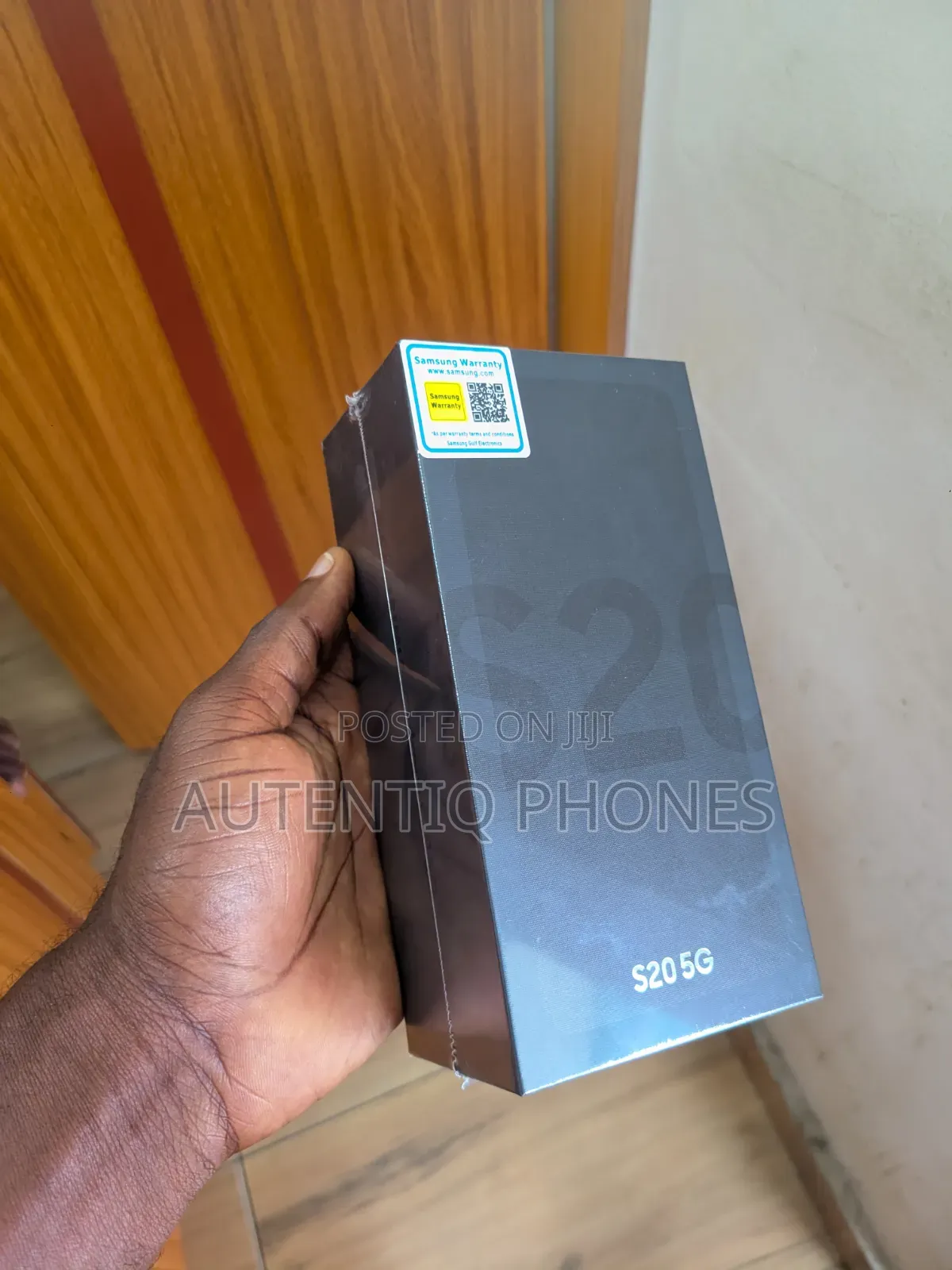 New Samsung Galaxy S20 128 GB Black
