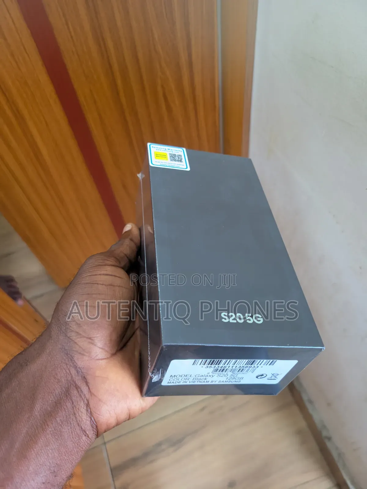 New Samsung Galaxy S20 128 GB Black