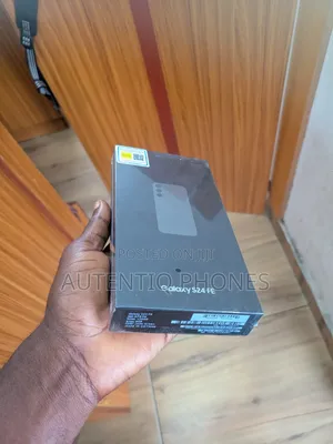 New Samsung Galaxy S24 FE 128 GB Gray