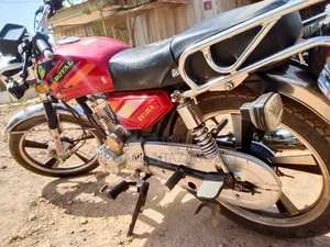 Royal RY125 2025 Red