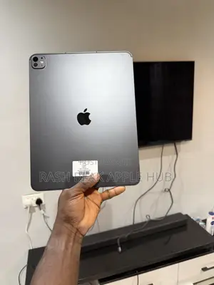 Apple iPad Pro 13 (2025) 256 GB Black