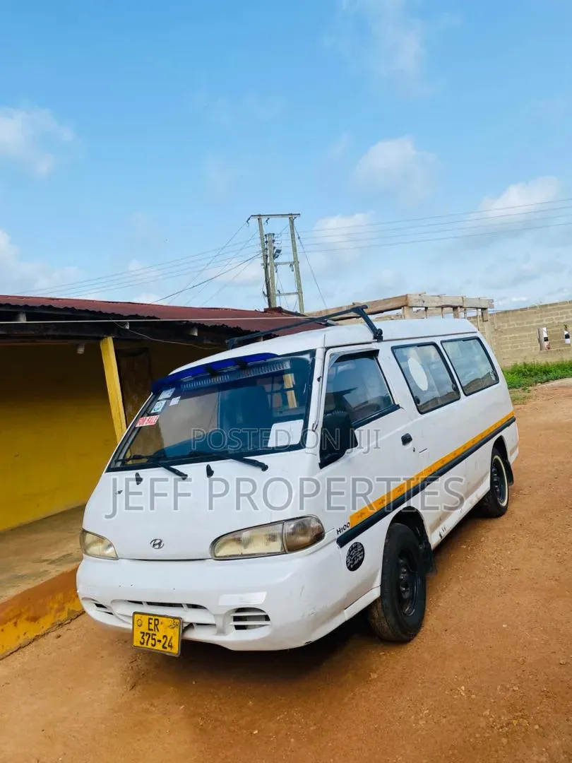 Hyundai H-100 1999 White