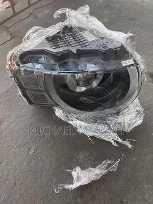 Land Rover Defender Head Light