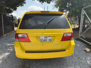 Honda Odyssey 2010 Yellow