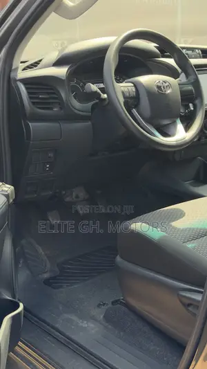 New Toyota Hilux 2023 Black