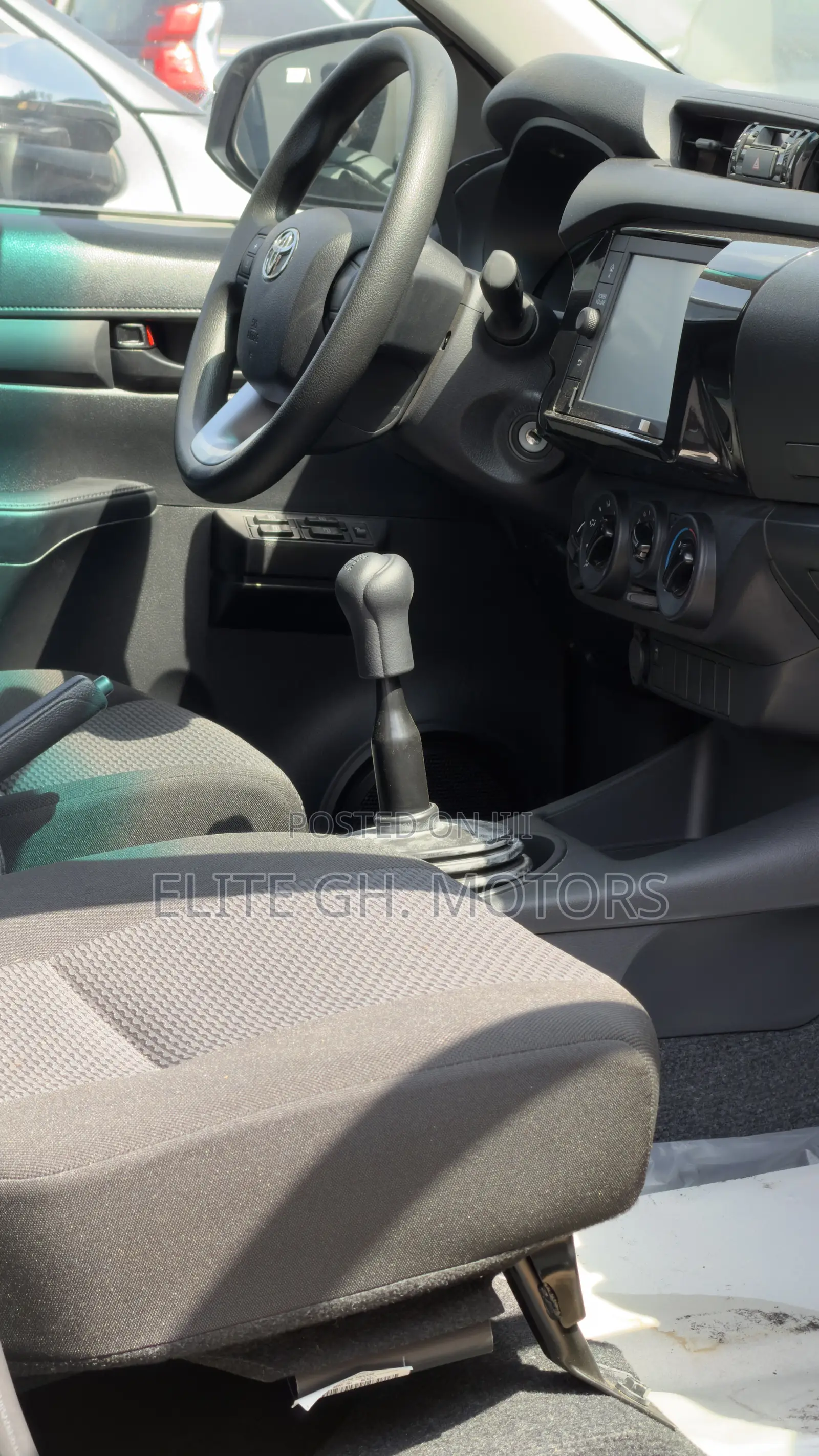 New Toyota Hilux 2023 Black