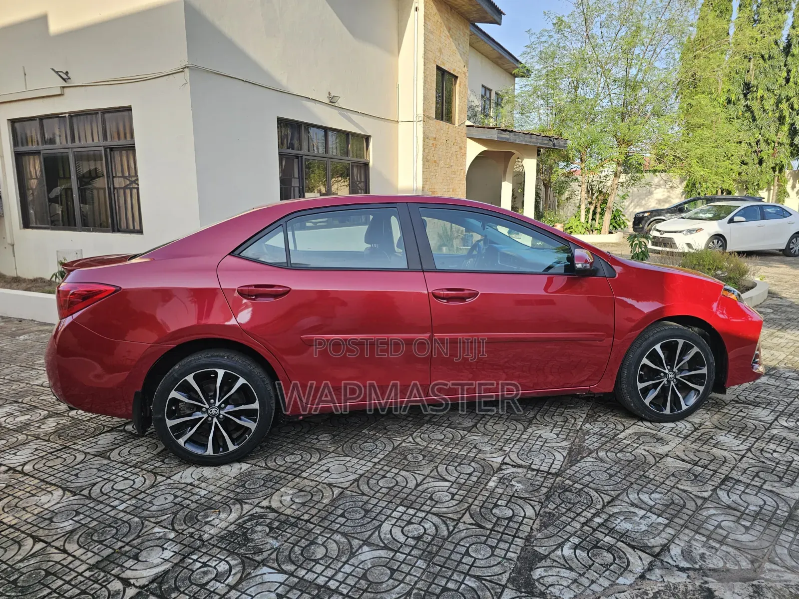 Toyota Corolla SE (1.8L 4cyl 6M) 2018 Red